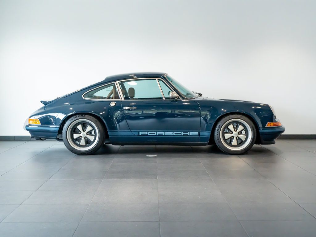 Used 1991 Porsche 911 Carrera RWD image 8