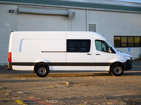 Used 2021 Mercedes-Benz Sprinter 3500 image 22