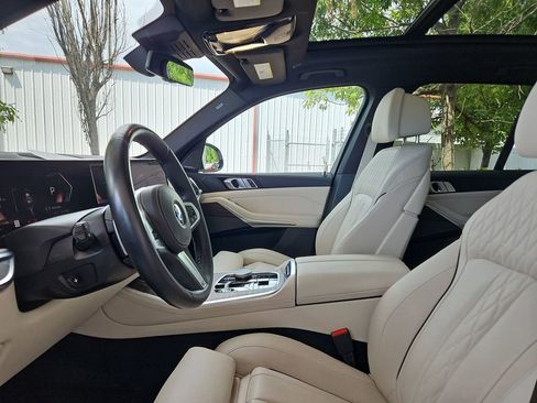 Used 2025 BMW X5 xDrive40i w/ M Sport Package AWD/4WD image 24