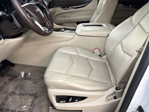 Used 2017 Cadillac Escalade Premium Luxury AWD/4WD image 13