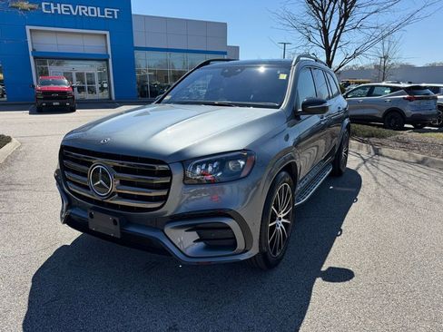 Used 2025 Mercedes-Benz GLS 580 4MATIC image 9