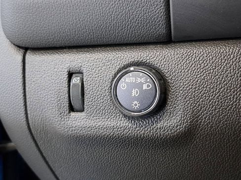 Used 2022 Chevrolet Colorado LT w/ Safety Package image 15