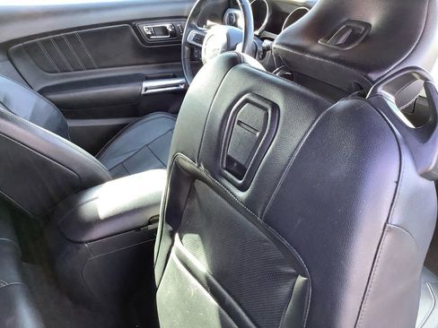 Used 2016 Ford Mustang Premium image 17
