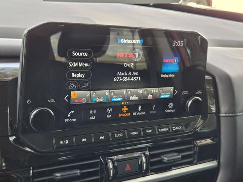 Used 2025 Nissan Pathfinder SL FWD image 15