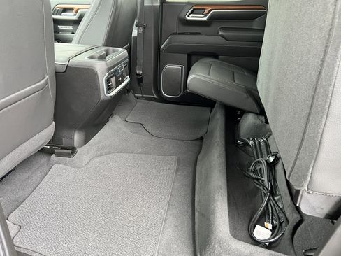 Used 2023 GMC Sierra 1500 Denali w/ Denali Reserve Package AWD/4WD image 18