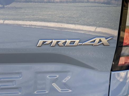 Used 2023 Nissan Frontier PRO-4X w/ Technology Package AWD/4WD image 5