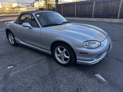 Used 2000 MAZDA MX-5 Miata LS image 8