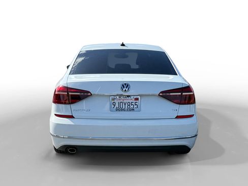 Used 2018 Volkswagen Passat 2.0T SE image 4