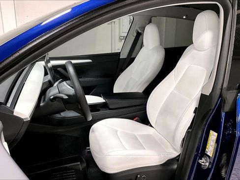 Used 2024 Tesla Model Y Long Range AWD/4WD image 28