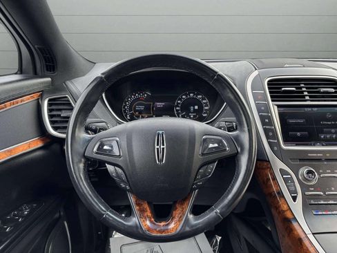 Used 2016 Lincoln MKX Reserve w/ Driver Assistance Package image 23