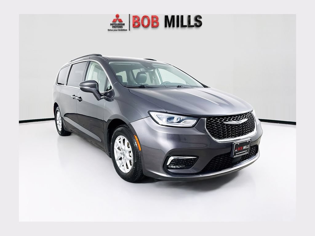 Used 2022 Chrysler Pacifica Touring-L FWD image 1