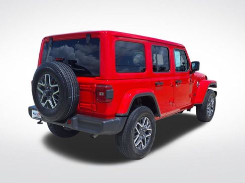 Used 2025 Jeep Wrangler Unlimited Sahara AWD/4WD image 9