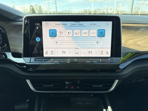 New 2026 Volkswagen Atlas SE image 18