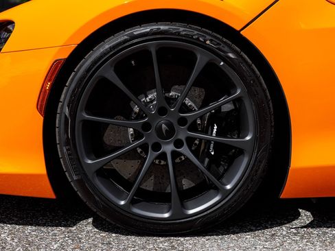 New 2026 McLaren Artura RWD image 27