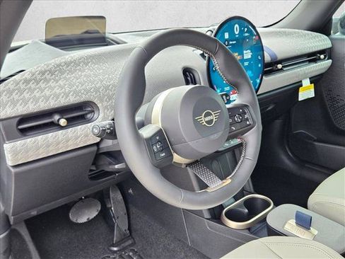 Used 2026 MINI Cooper 2-Door Hardtop FWD image 3