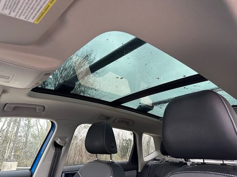 Used 2024 Volkswagen Taos SE image 10