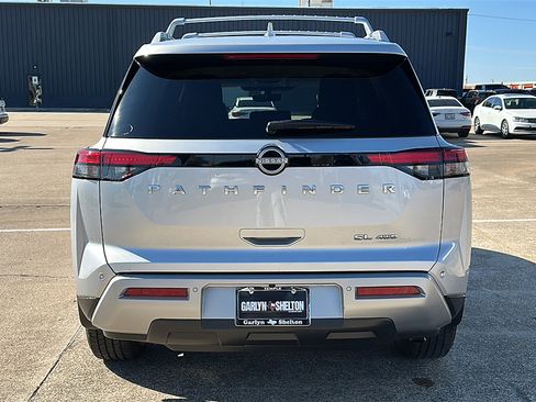 Used 2023 Nissan Pathfinder SL image 7