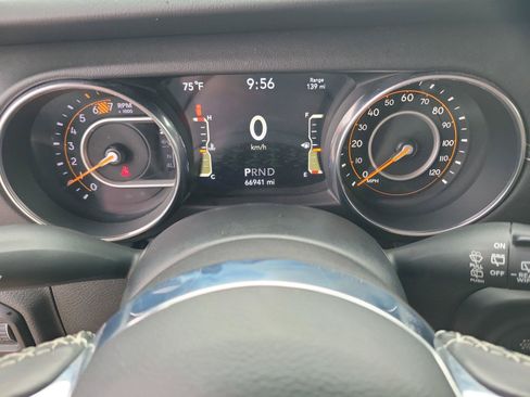 Used 2020 Jeep Wrangler Unlimited Sahara AWD/4WD image 27