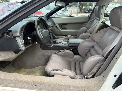 Used 1990 Chevrolet Corvette Coupe RWD image 15