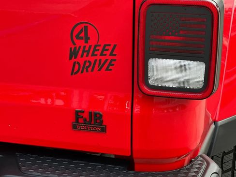 Used 2022 Jeep Gladiator Sport image 32