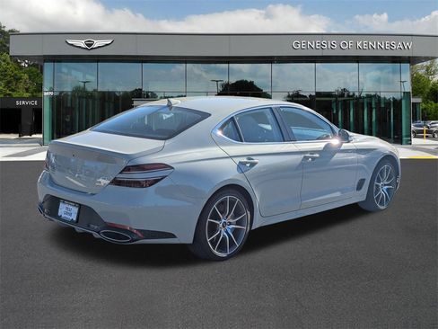 Used 2025 Genesis G70 2.5T image 7