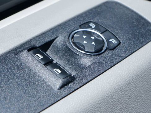 Used 2022 Ford F250 XL w/ Power Equipment Group RWD image 16