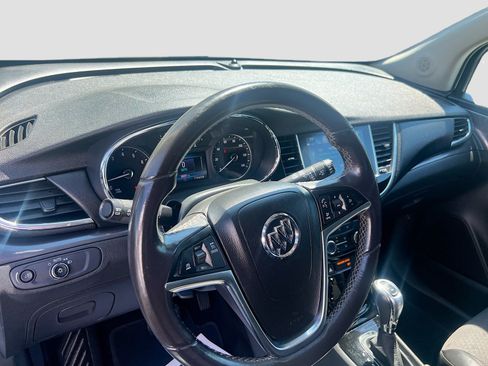 Used 2020 Buick Encore Preferred FWD image 9