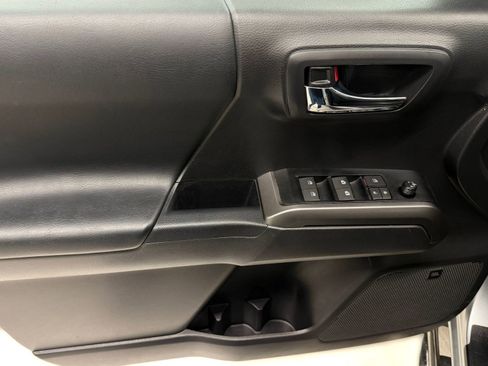 Used 2023 Toyota Tacoma Limited image 11