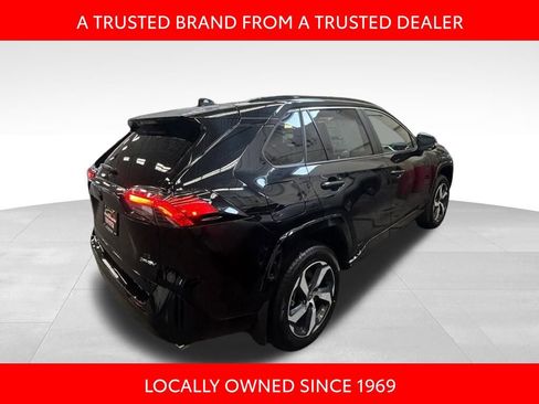 New 2025 Toyota RAV4 SE image 3