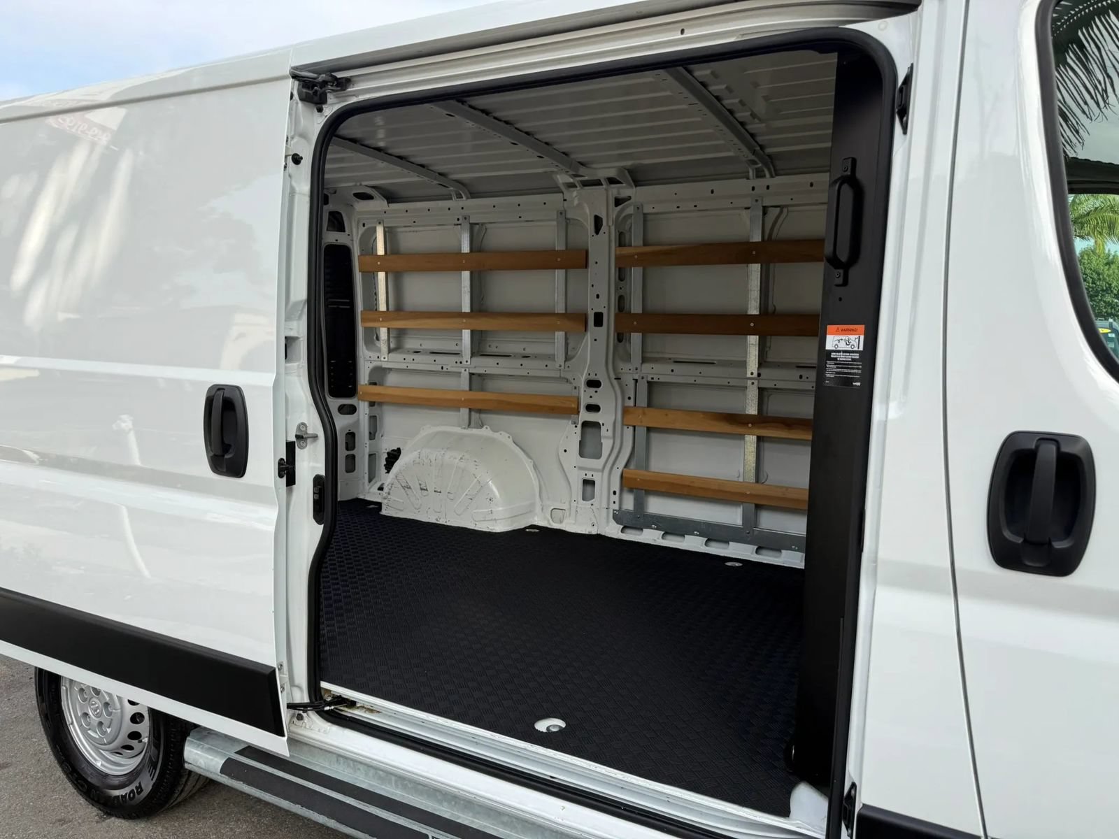 Used 2025 RAM ProMaster 2500 w/ U-Haul Equipment Group FWD image 11