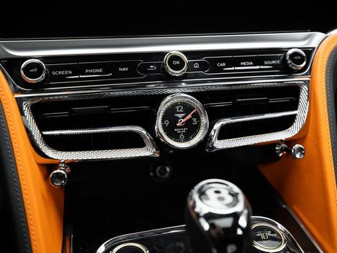 Used 2024 Bentley Flying Spur W12 image 46