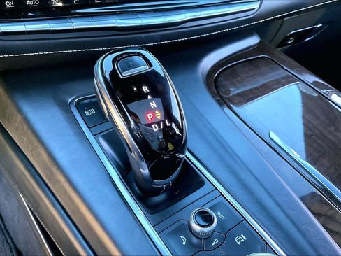 Used 2022 Cadillac Escalade Sport Platinum w/ LPO, ONYX Package image 35