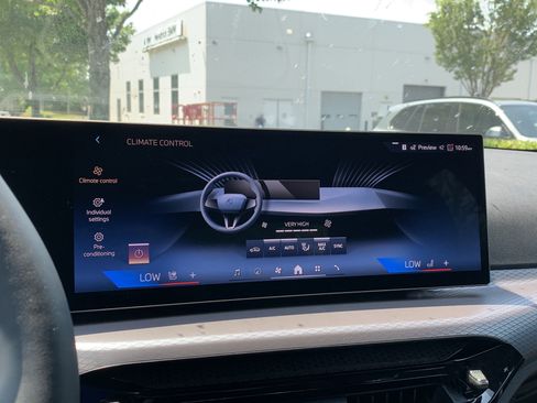 Used 2025 BMW 330i xDrive 330i xDrive w/ Convenience Package image 32