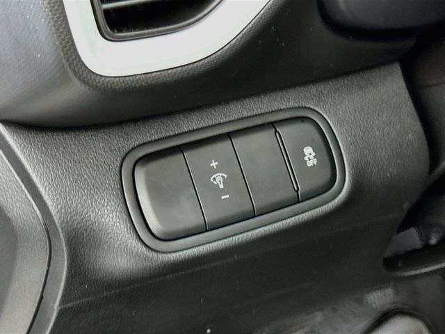 Certified 2024 Hyundai Venue Limited FWD image 12