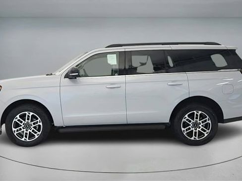 New 2025 Ford Expedition Active image 4
