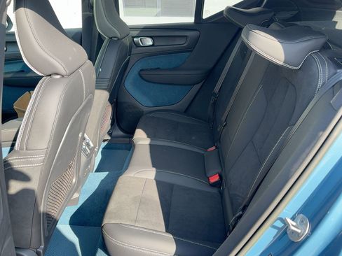 Certified 2023 Volvo XC40 Recharge Ultimate image 14