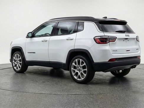 Used 2025 Jeep Compass Limited image 6