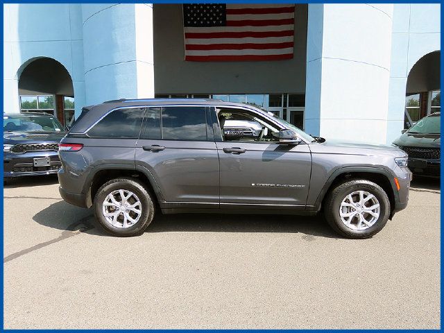 Certified 2023 Jeep Grand Cherokee Limited AWD/4WD image 2
