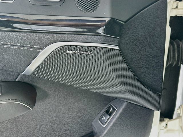 Used 2013 Mercedes-Benz SL 550 image 19