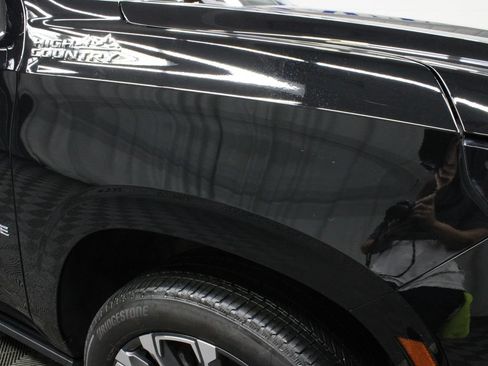 Used 2025 Chevrolet Tahoe High Country AWD/4WD image 45
