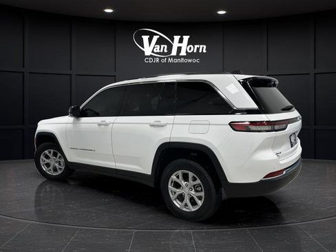 Used 2023 Jeep Grand Cherokee Limited w/ Luxury Tech Group II image 3