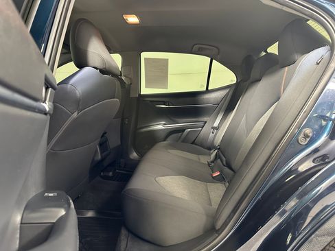 Used 2019 Toyota Camry L image 12