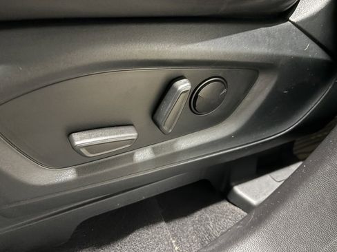 Used 2023 Ford Explorer XLT w/ Equipment Group 202A image 19