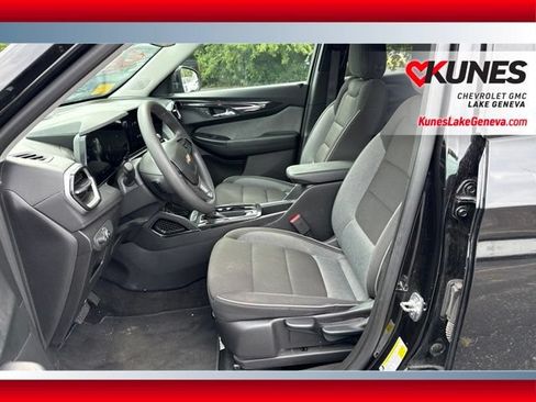 Used 2025 Chevrolet TrailBlazer LT AWD/4WD image 13