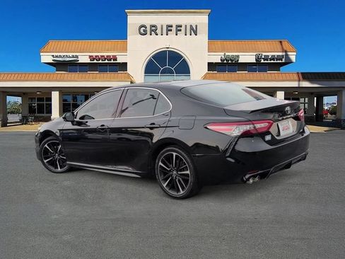 Used 2018 Toyota Camry XSE FWD image 9