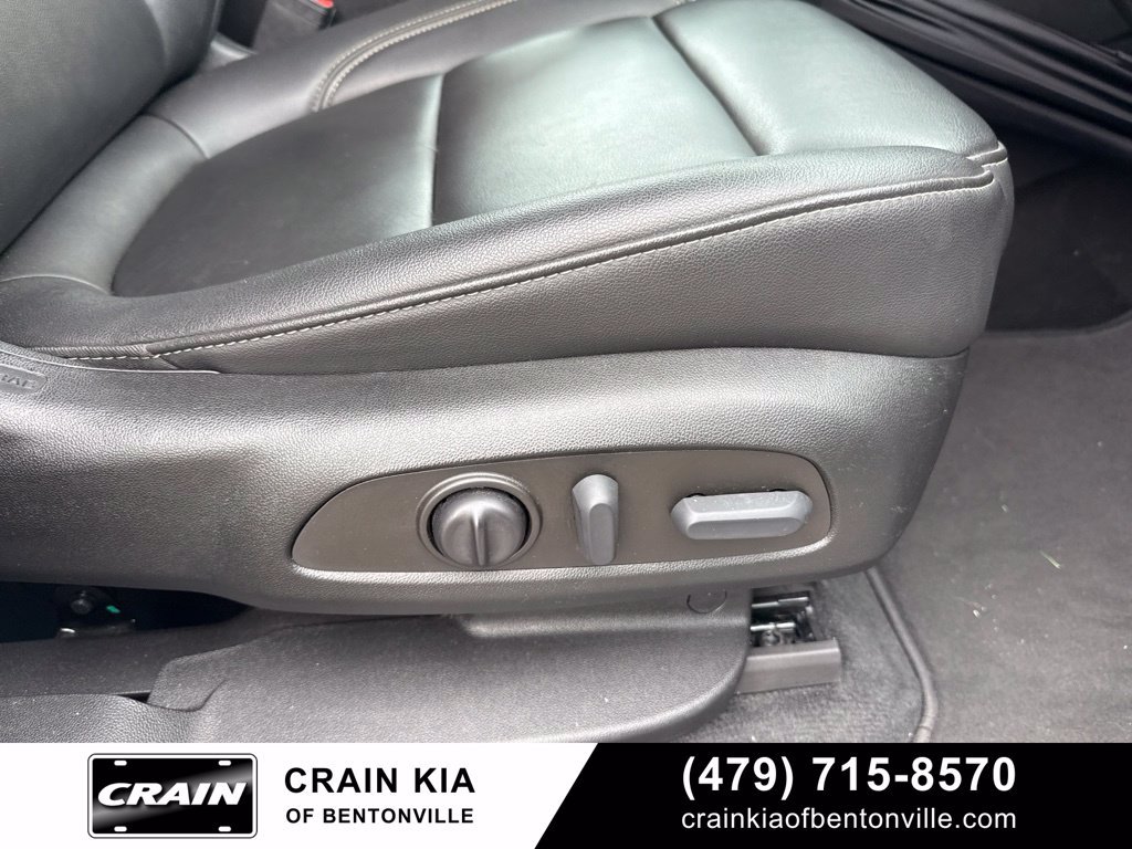 Used 2023 Chevrolet Traverse LT AWD/4WD image 12