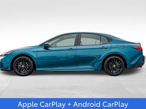Used 2025 Toyota Camry SE image 4