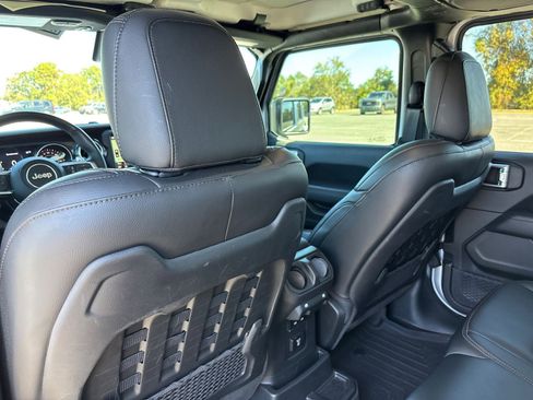 Used 2022 Jeep Wrangler Unlimited Rubicon image 24