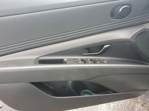 Certified 2025 Hyundai Elantra Sport FWD image 30