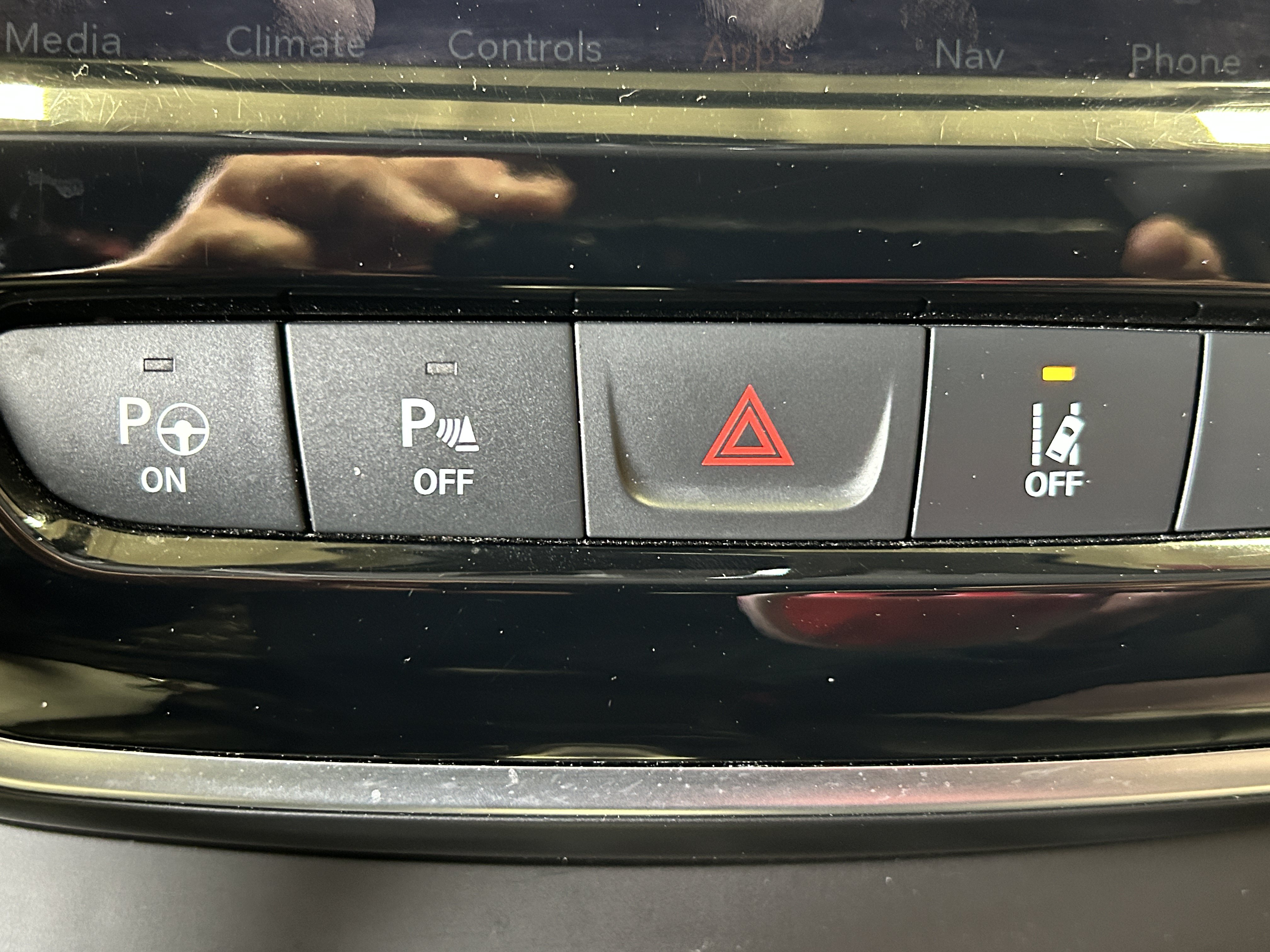 Used 2019 Jeep Cherokee Limited w/ Luxury Group AWD/4WD image 30